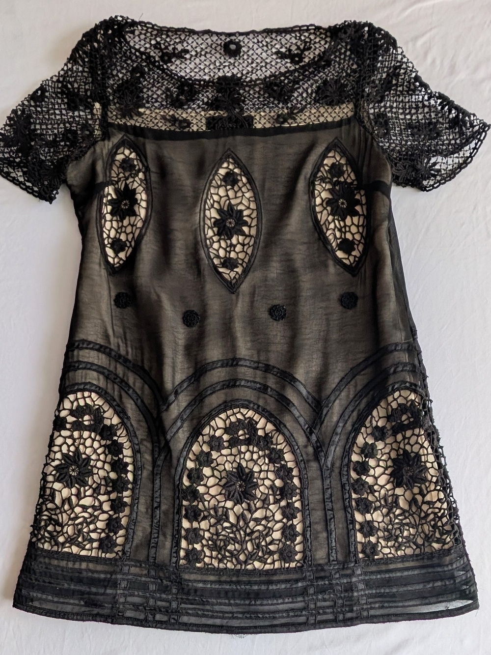 Defenon Black Lace Overlay Short-Sleeve Dress M